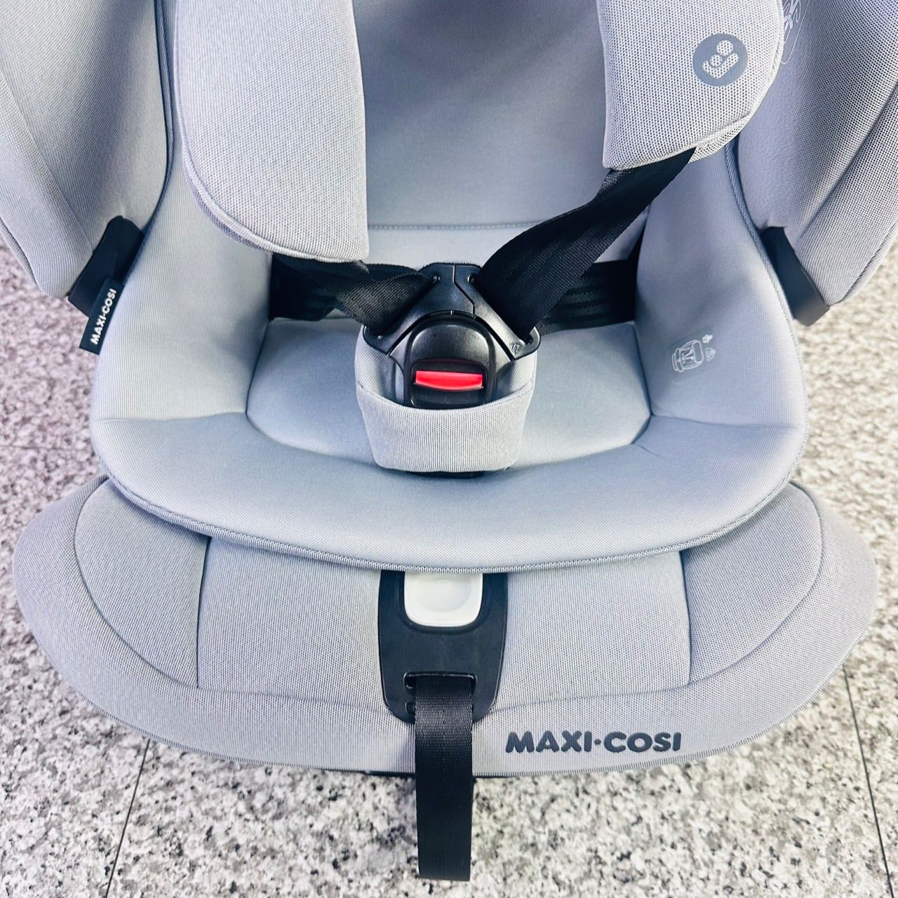 MAXI COSI マキシコシ チャイルドシート タイタンプロ 製 グレー