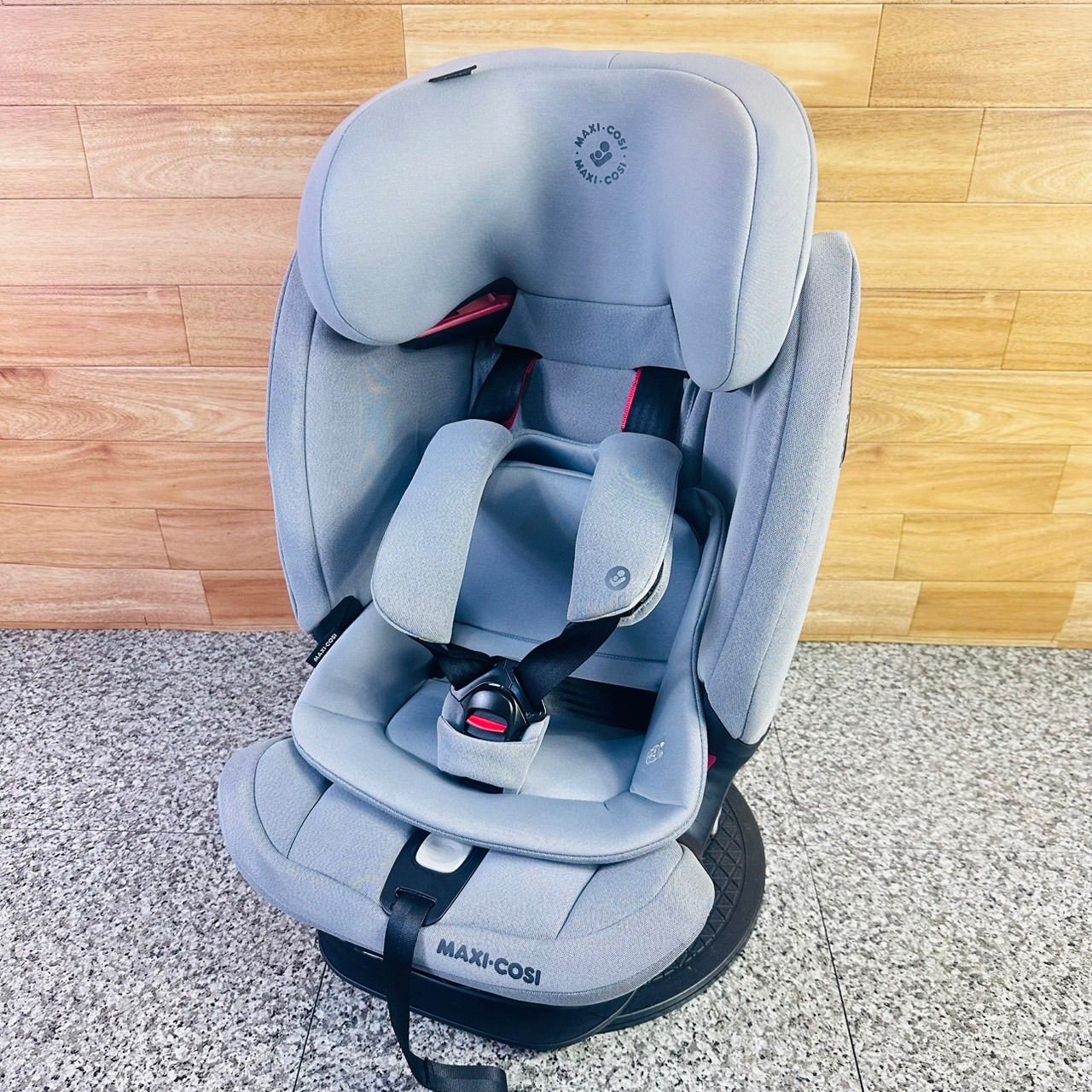 MAXI COSI マキシコシ チャイルドシート タイタンプロ 製 グレー