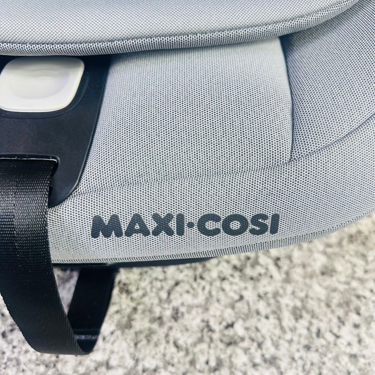  MAXI COSI マキシコシ チャイルドシート タイタンプロ 製 グレー 車用チャイルドシート チャイルドシート
