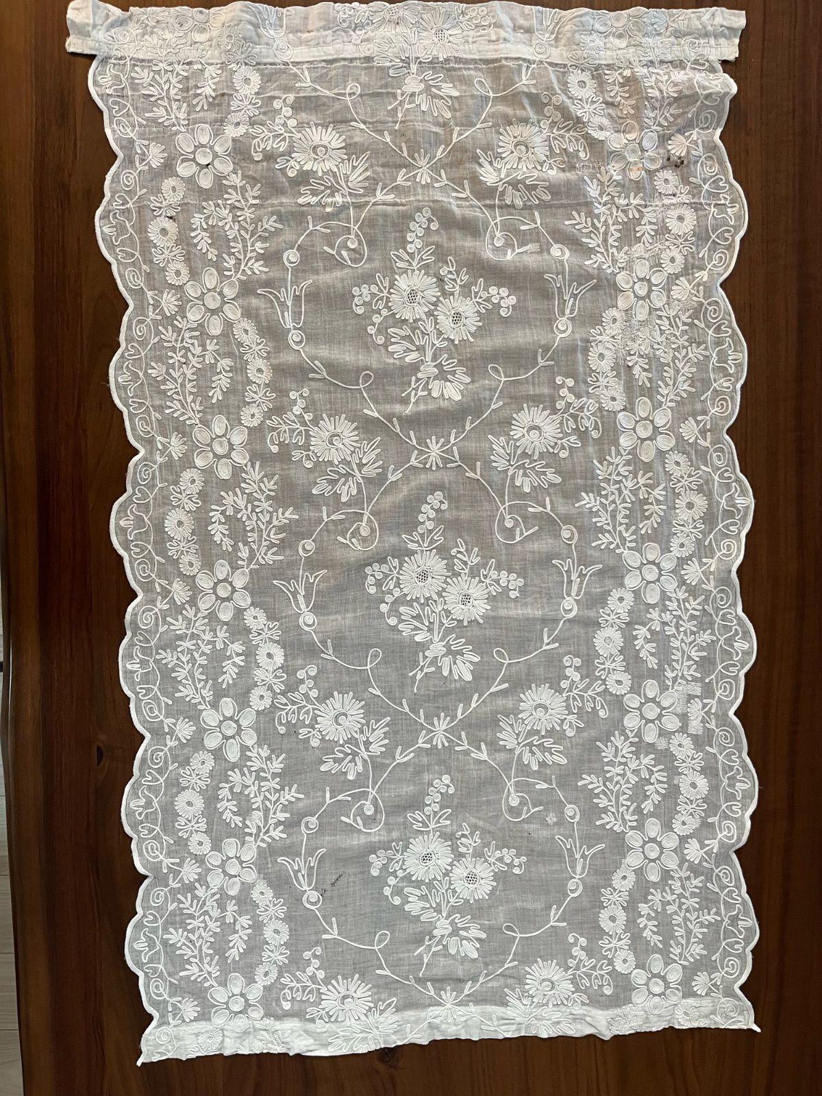 コーネリー刺繍 フランスアンティーク カフェカーテン