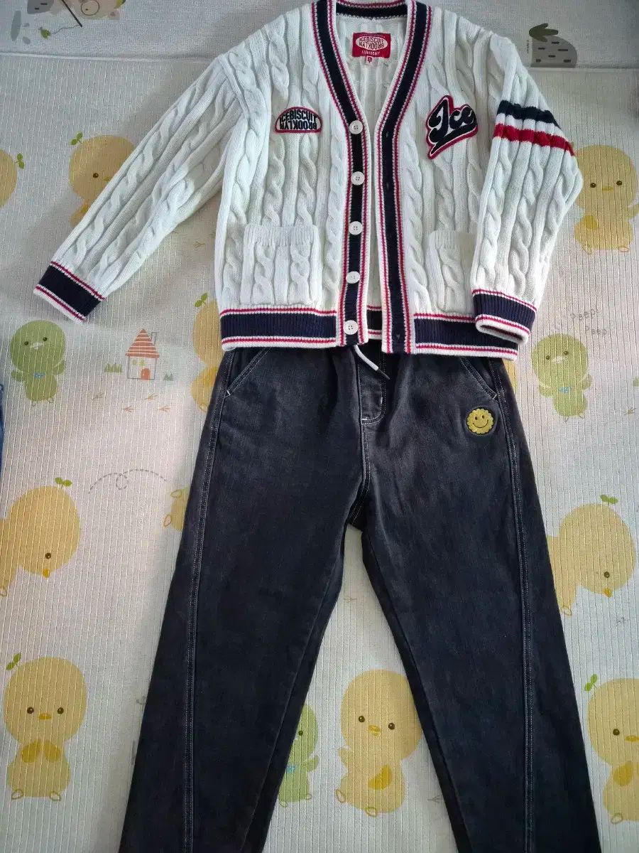 アイスビスケット 白 ケーブル編み カーディガン デニム