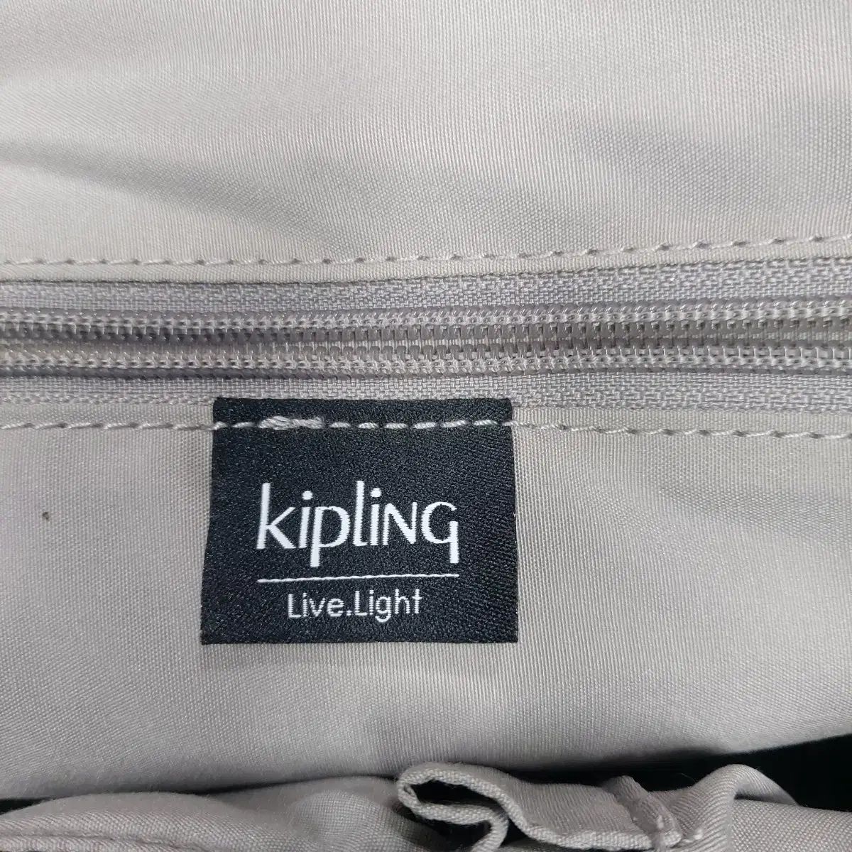 キプリング 3ポケット