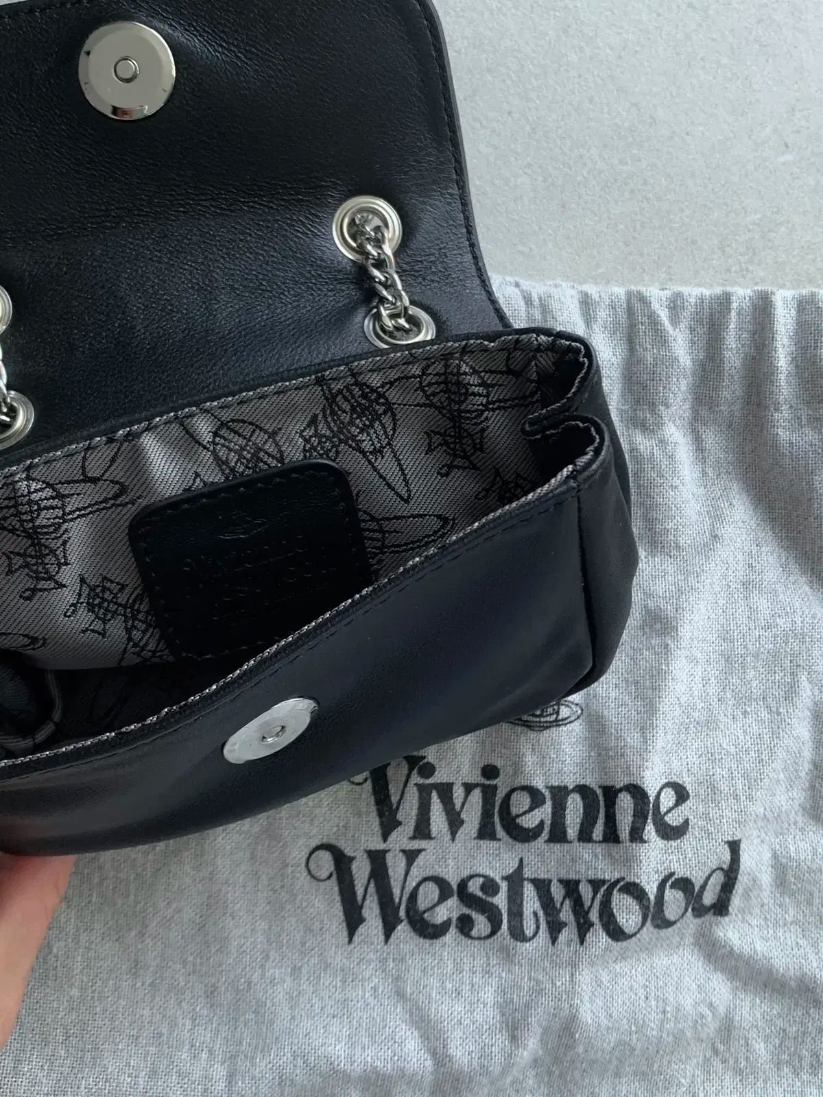 VIVIENNE WESTWOOD ナッパ スモール パールズ チェーン クロスバック
