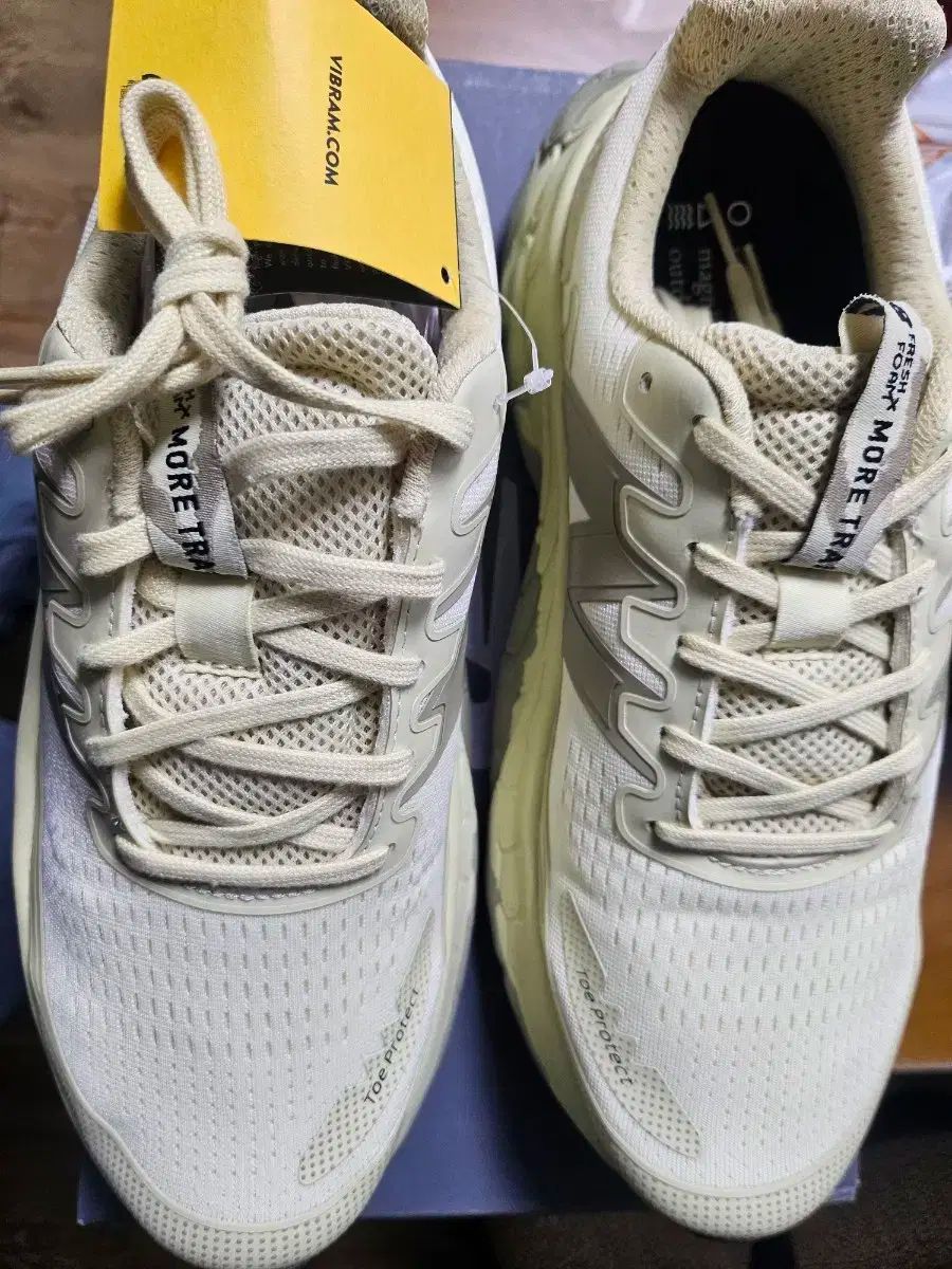 ニューバランス ランニングシューズ