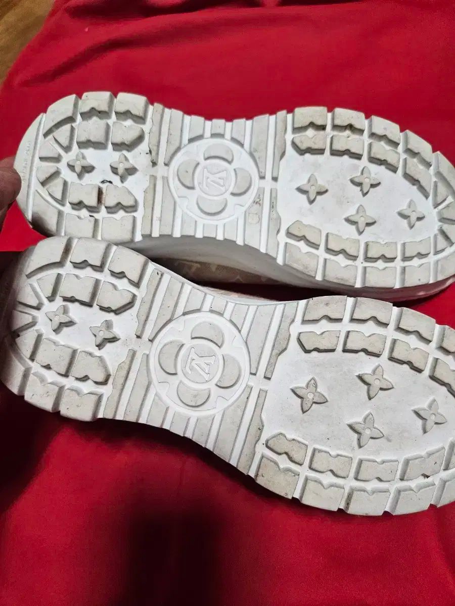 スニーカー ベージュ