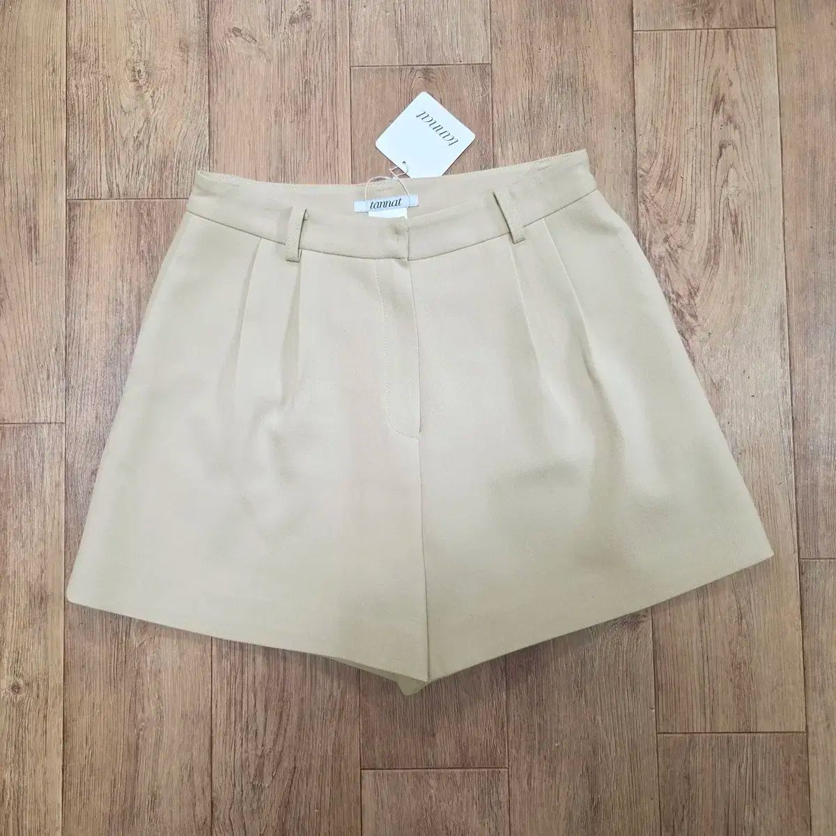 タナット tannat モダン ピンタック ショートパンツ 66