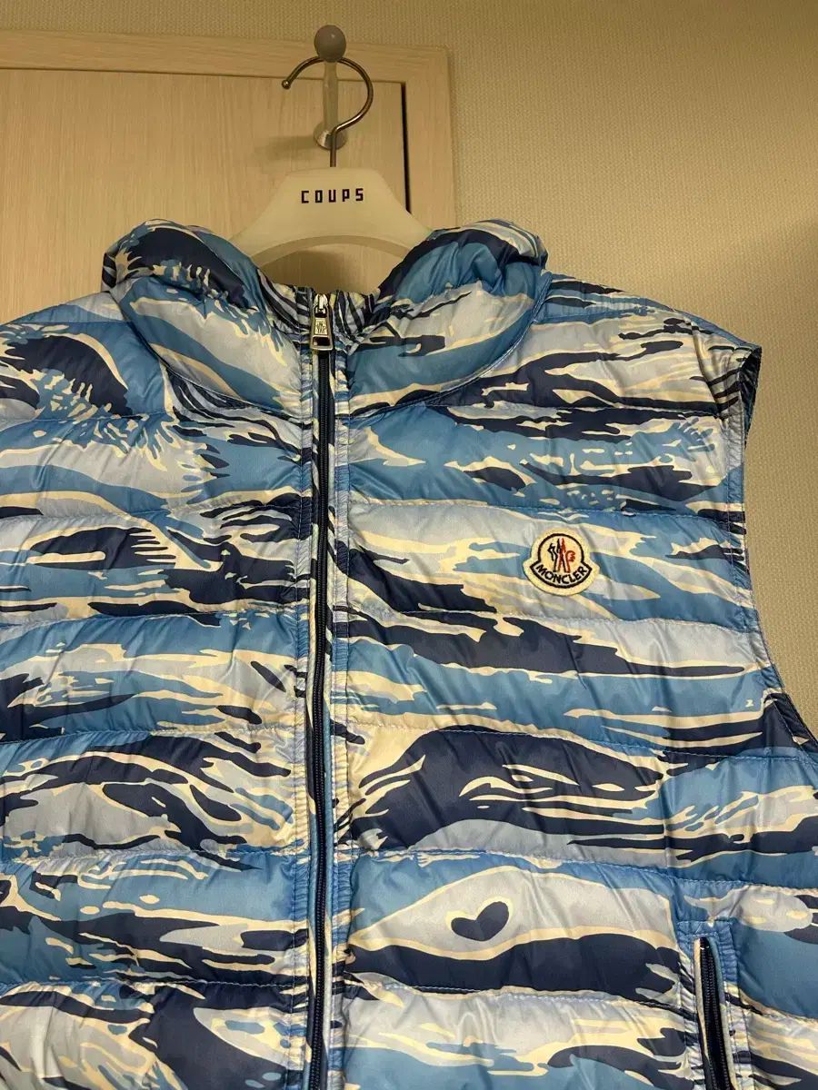 モンクレール ブルー カモフラ ダウン ベスト 正規品