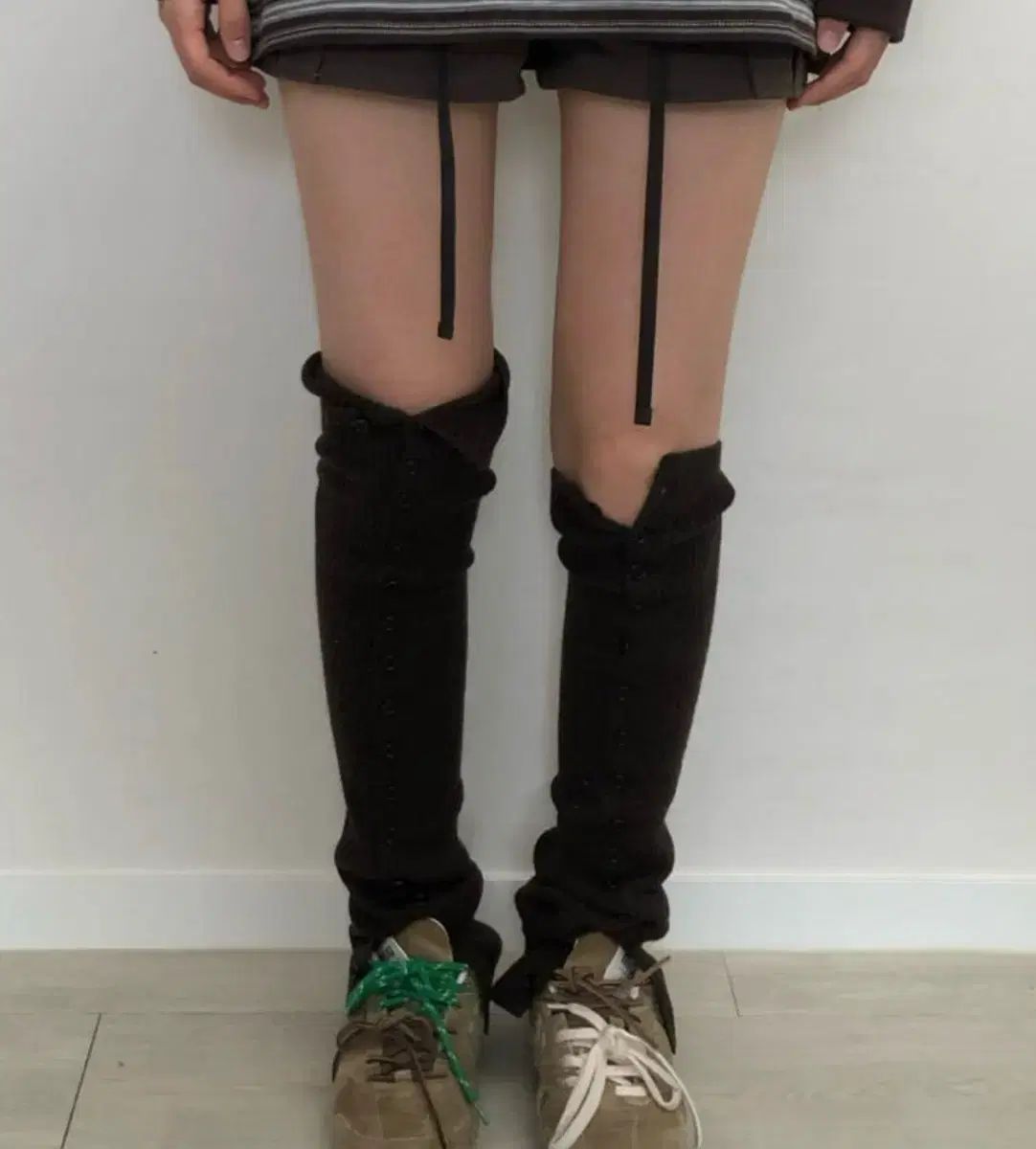 Yue project ロー カーゴ ショーツ パンツ オープン ボタン レッグウォーマー セット 販売