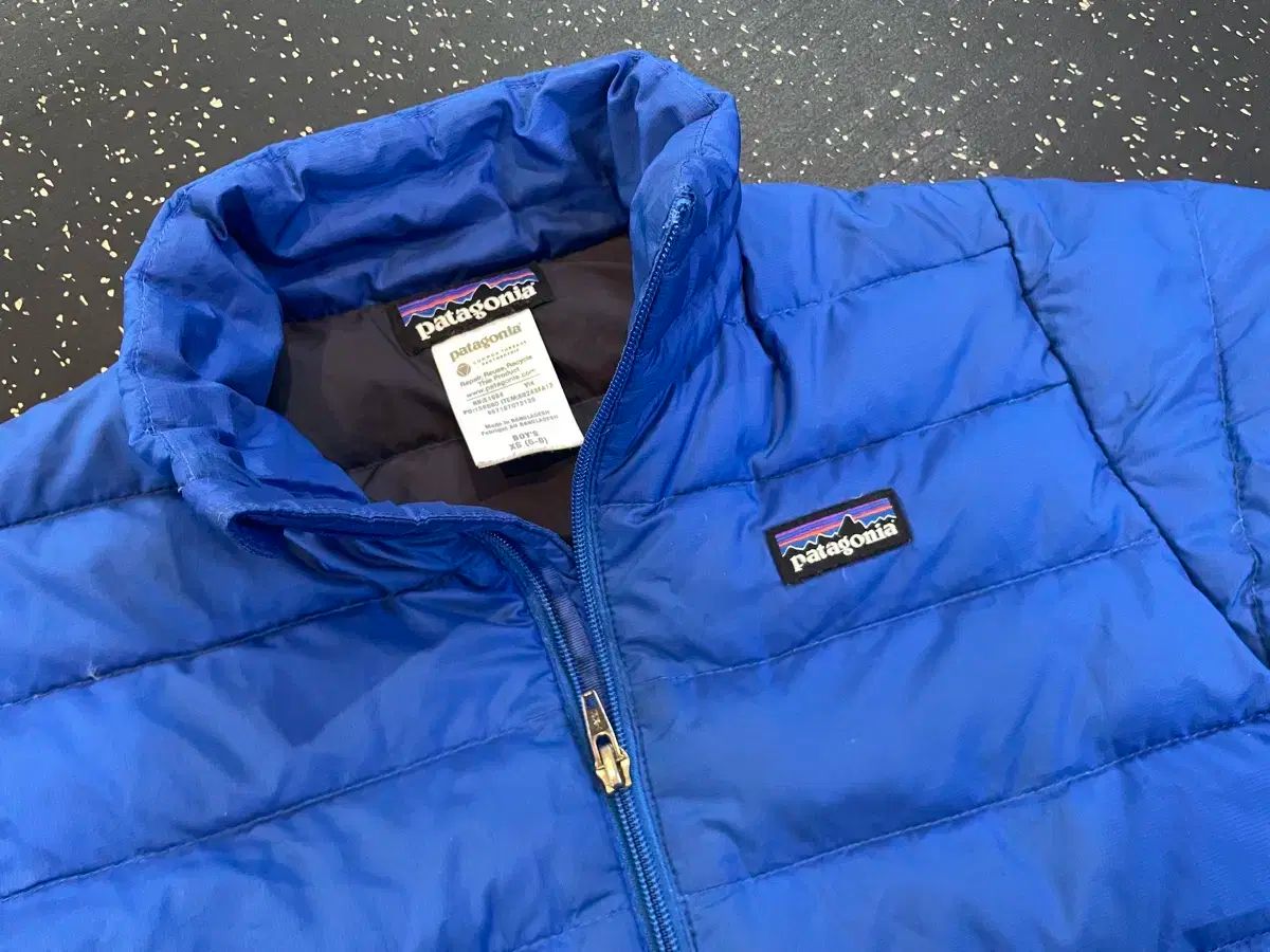パタゴニア キッズ 軽量 ダウン ジャケット