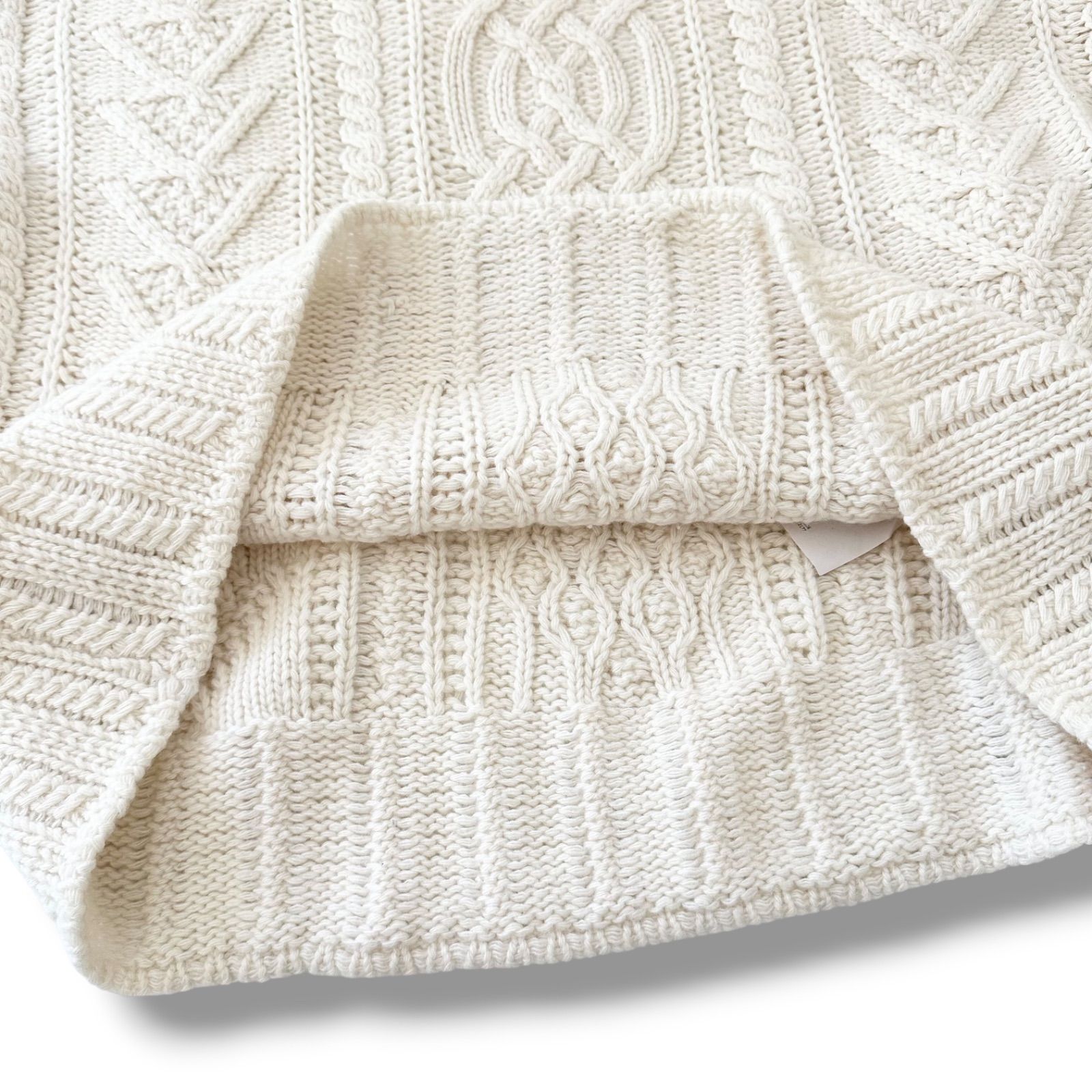 高級白タグ【タグ付き美品】マックスマーラ ケーブルニット ウール カシミヤ混 M 美品】マックスマーラ 白タグ ウール カシミヤ混 ケーブル