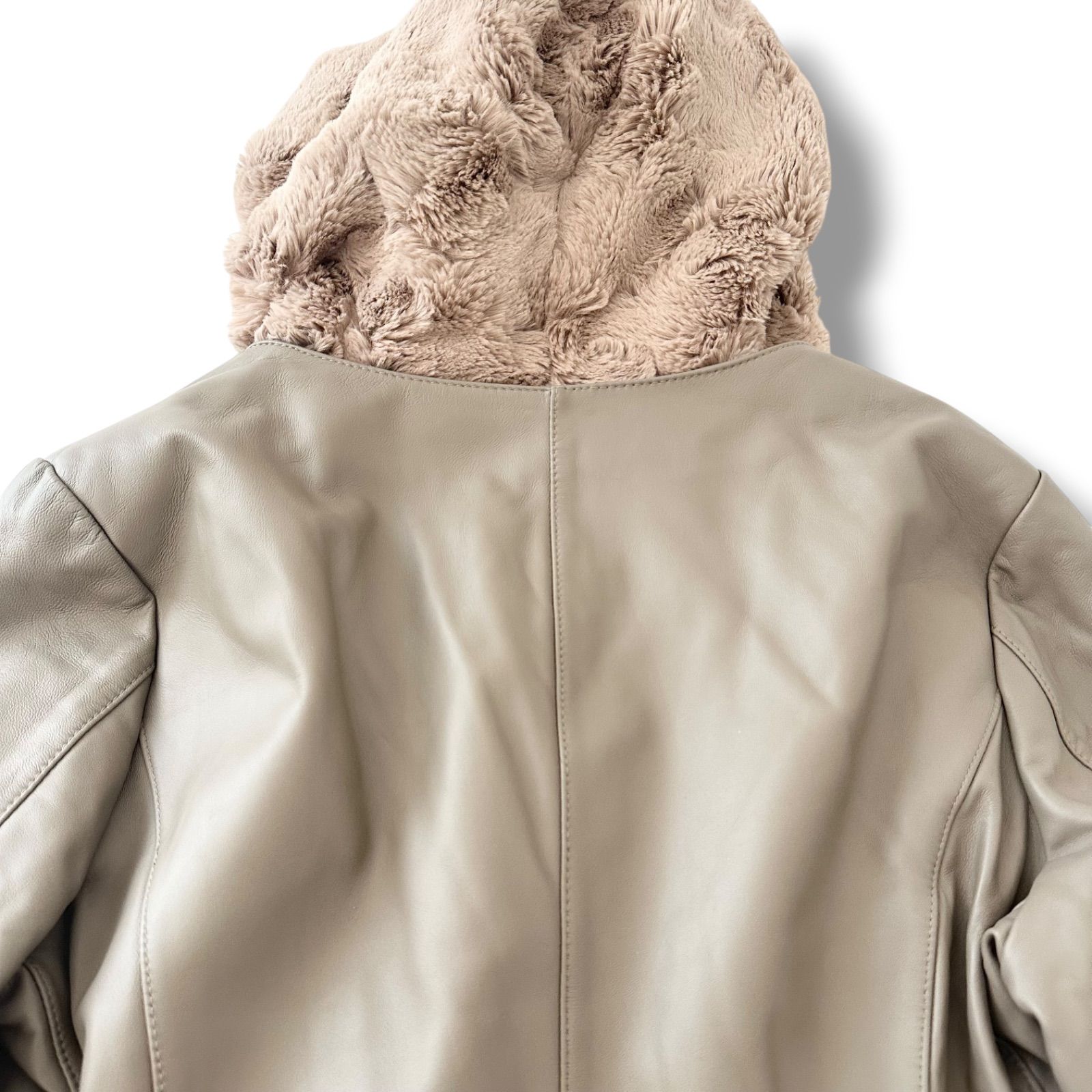 レットミーグロウ ラムレザー