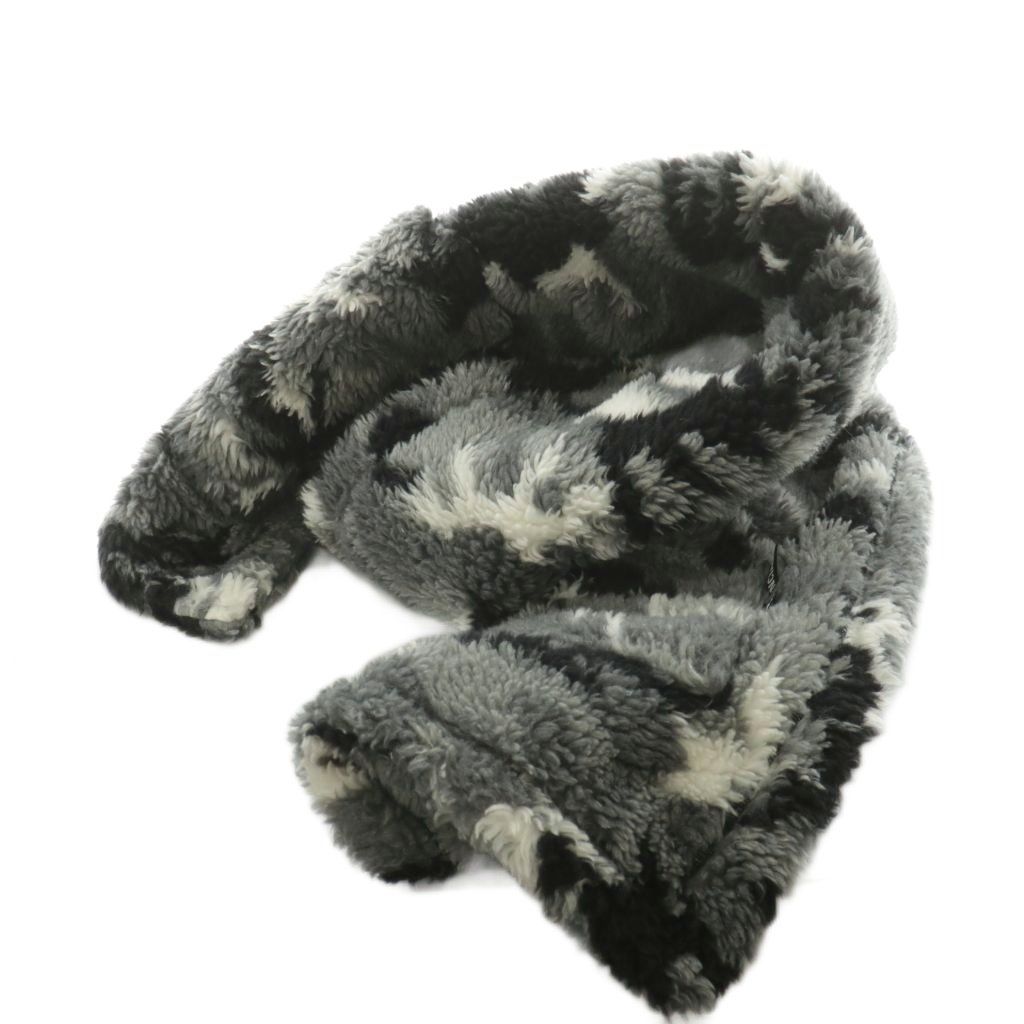 バレンシアガ BALENCIAGA ストール マフラー ボアフリース 大判 迷彩柄 カモフラ グレー 白 ホワイト 黒 ブラック 673572 AN33 AA