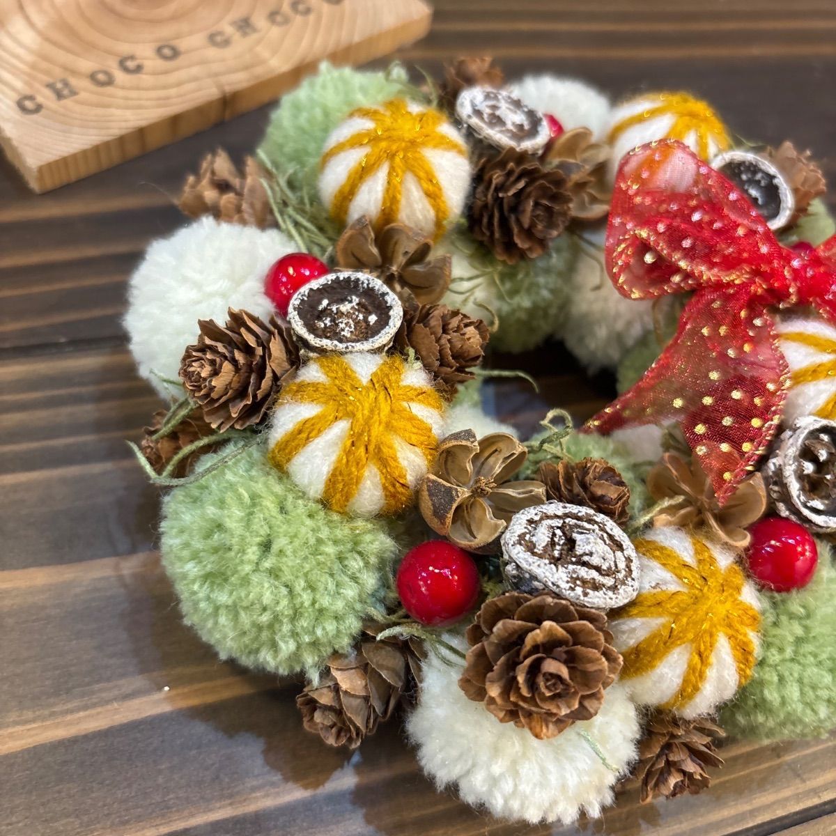 ハンドメイド】🎄毛糸玉のミニクリスマスリース🎄 ① - メルカリ