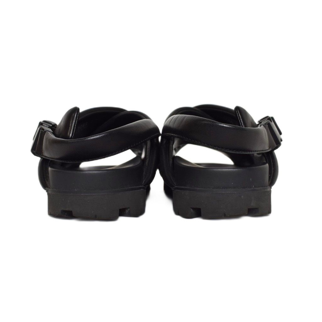 モノリス トライアングルロゴ