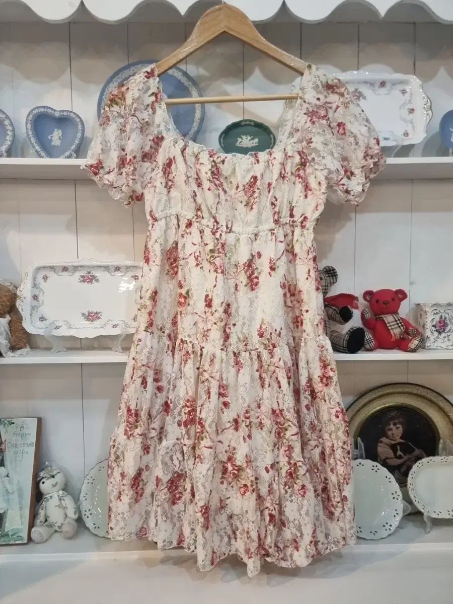 パフスリーブ シャーリングワンピース