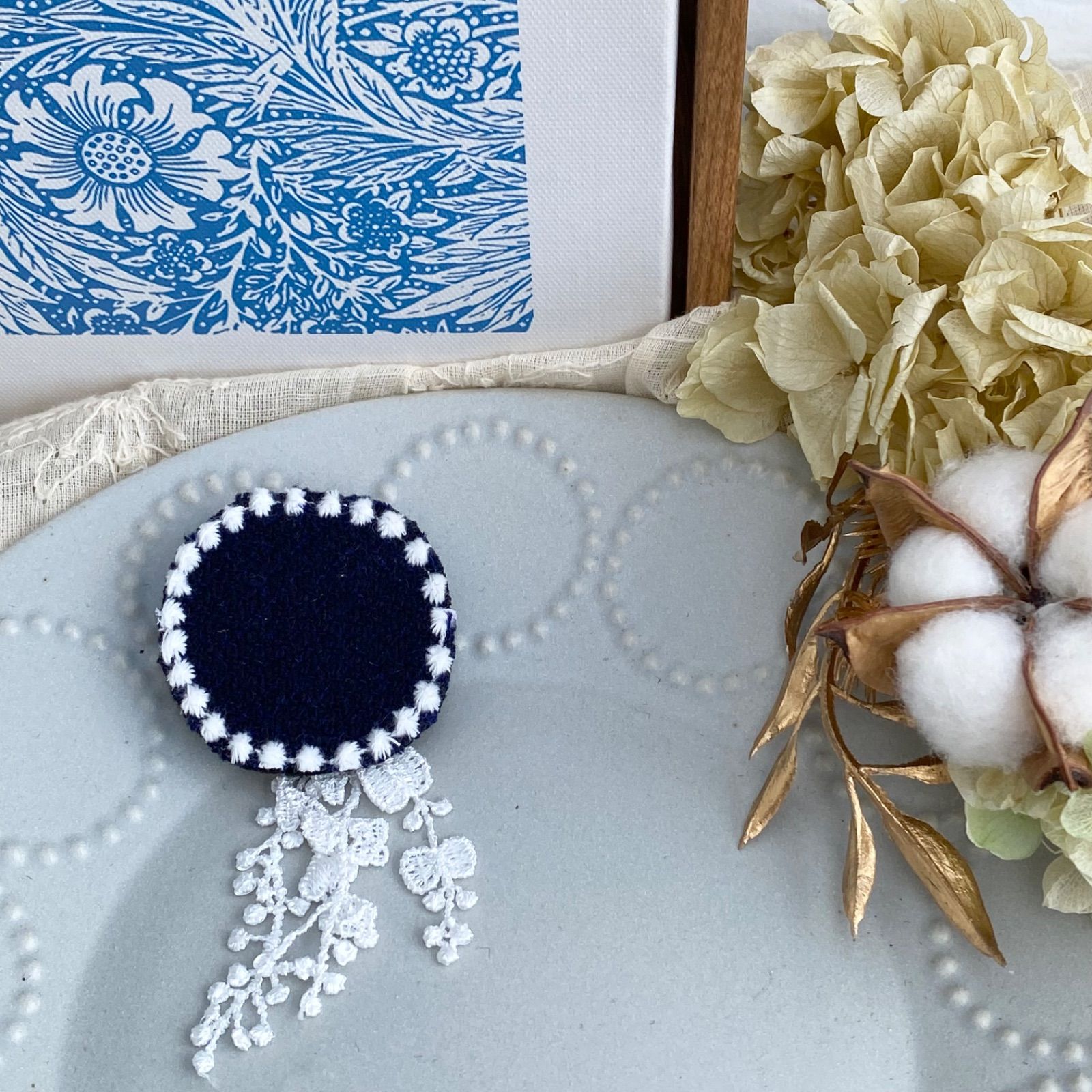 ミナペルホネン ブローチ タンバリンNV レースチャーム付き - メルカリ