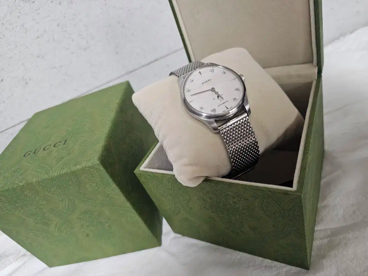 グッチ G タイムレス オートマティック メッシュ時計