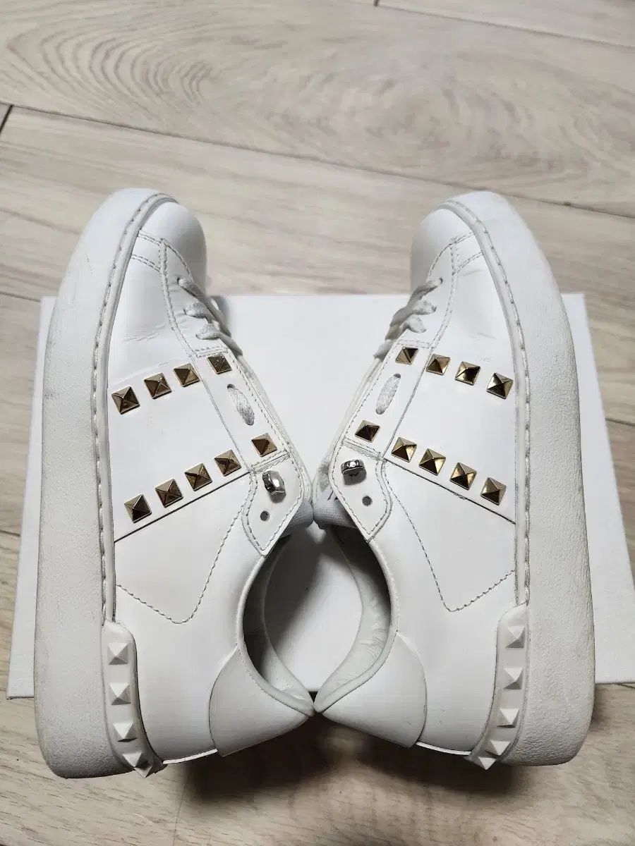 ヴァレンティノ ロックスタッズ スニーカー 白 240 スニーカー 靴
