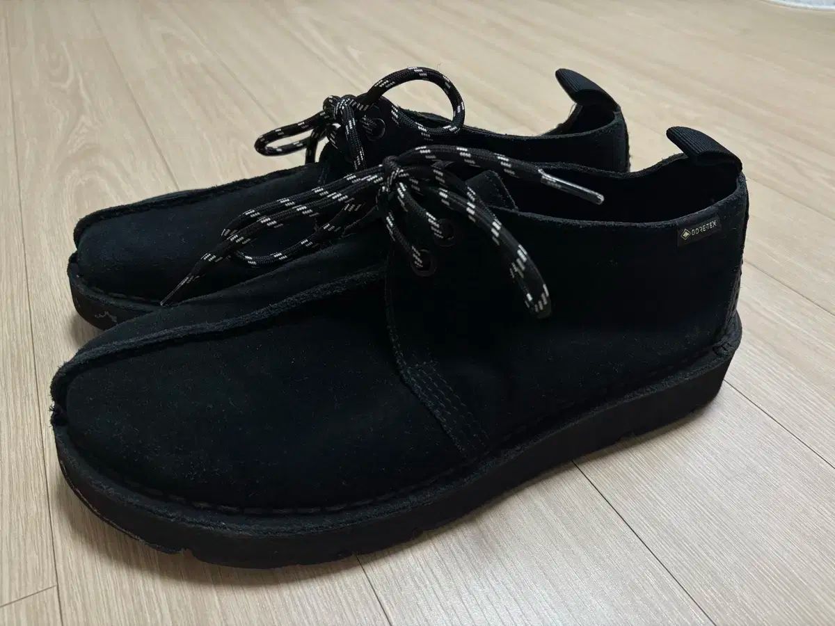 クラークス デザート トラック GORE-TEX ゴアテックス gtx ブラック スウェード