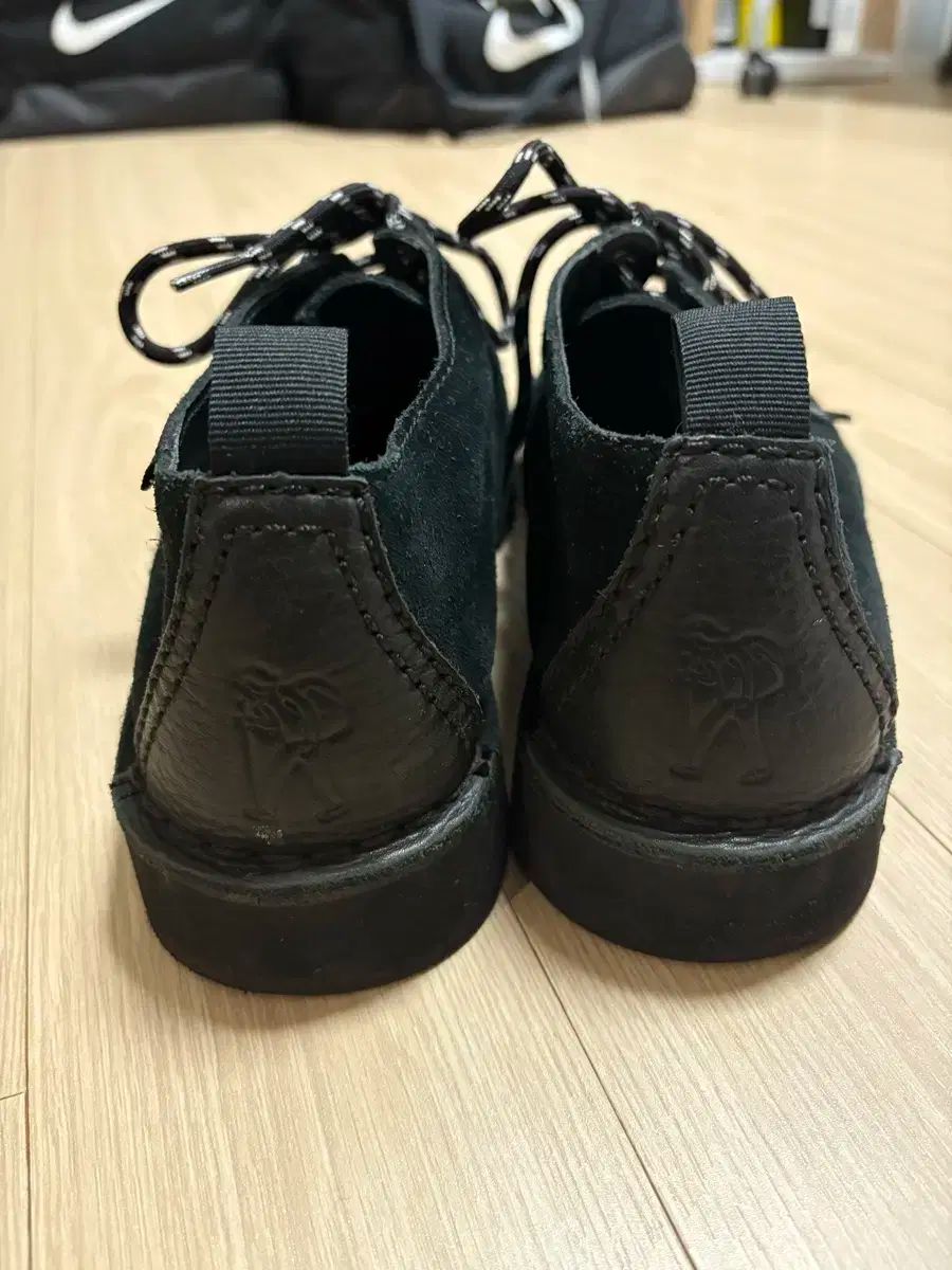  クラークス デザート トラック GORE-TEX ゴアテックス gtx ブラック スウェード その他 ブーツ 革靴