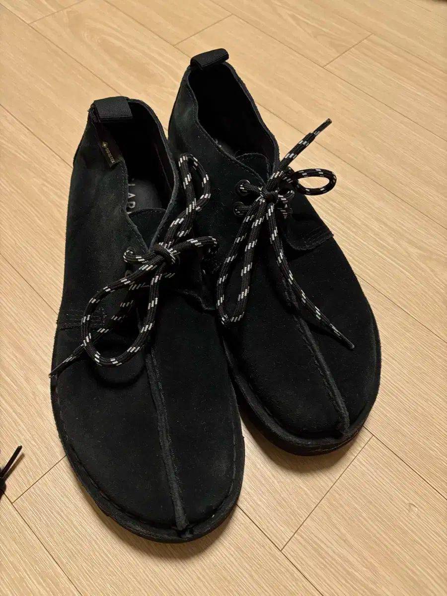 クラークス デザート トラック GORE-TEX ゴアテックス gtx ブラック スウェード