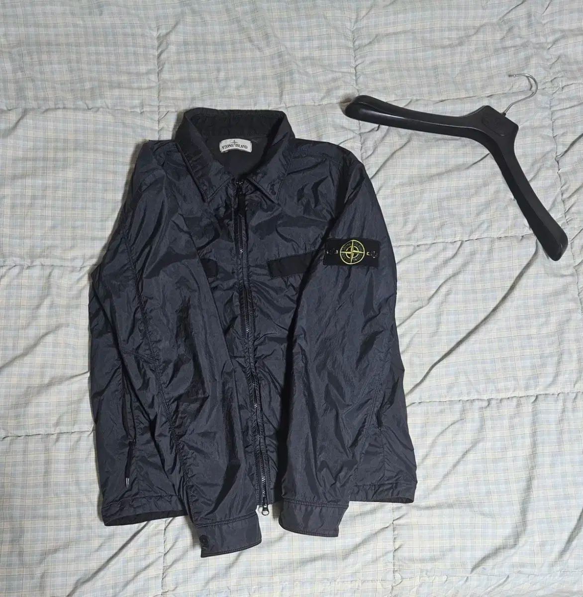 百貨店 M STONE ISLAND ストーンアイランド クリンクルレップス オーバーサイズシャツ ジップアップ ジャケット ネイビー