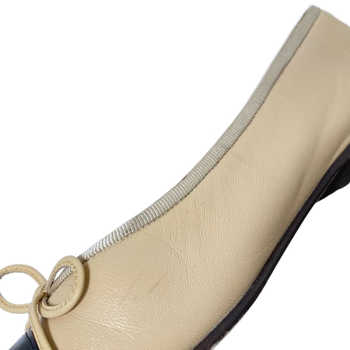 フラットシューズ