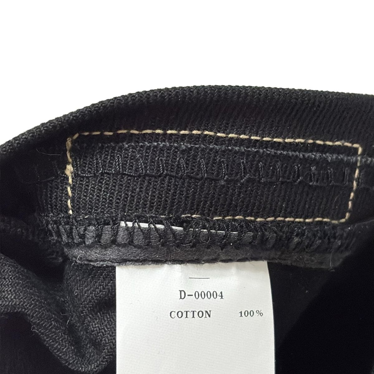 黒 トラッカーキャップ