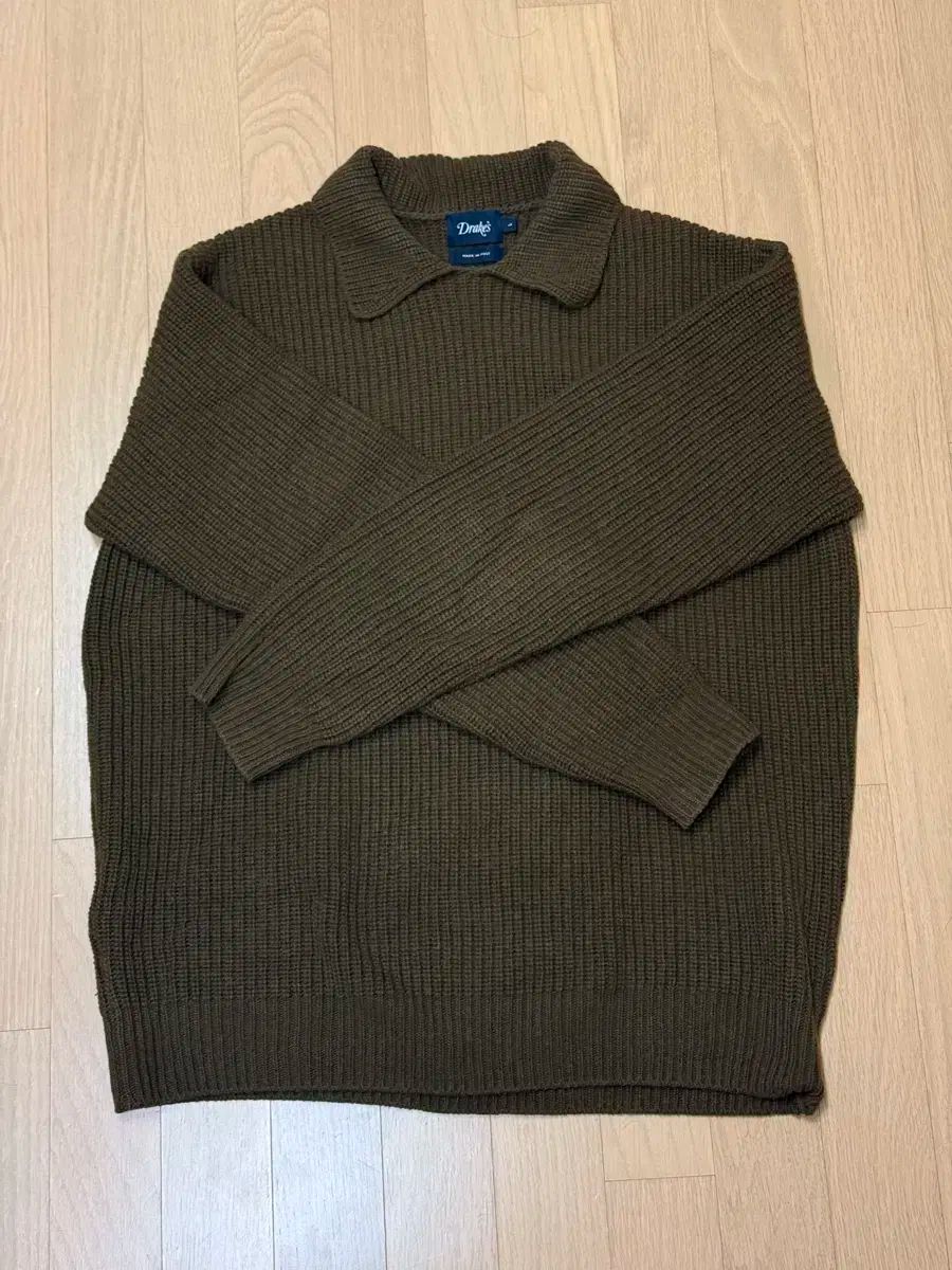 ドレイクス オリーブ グリーン IN ニット アウター
