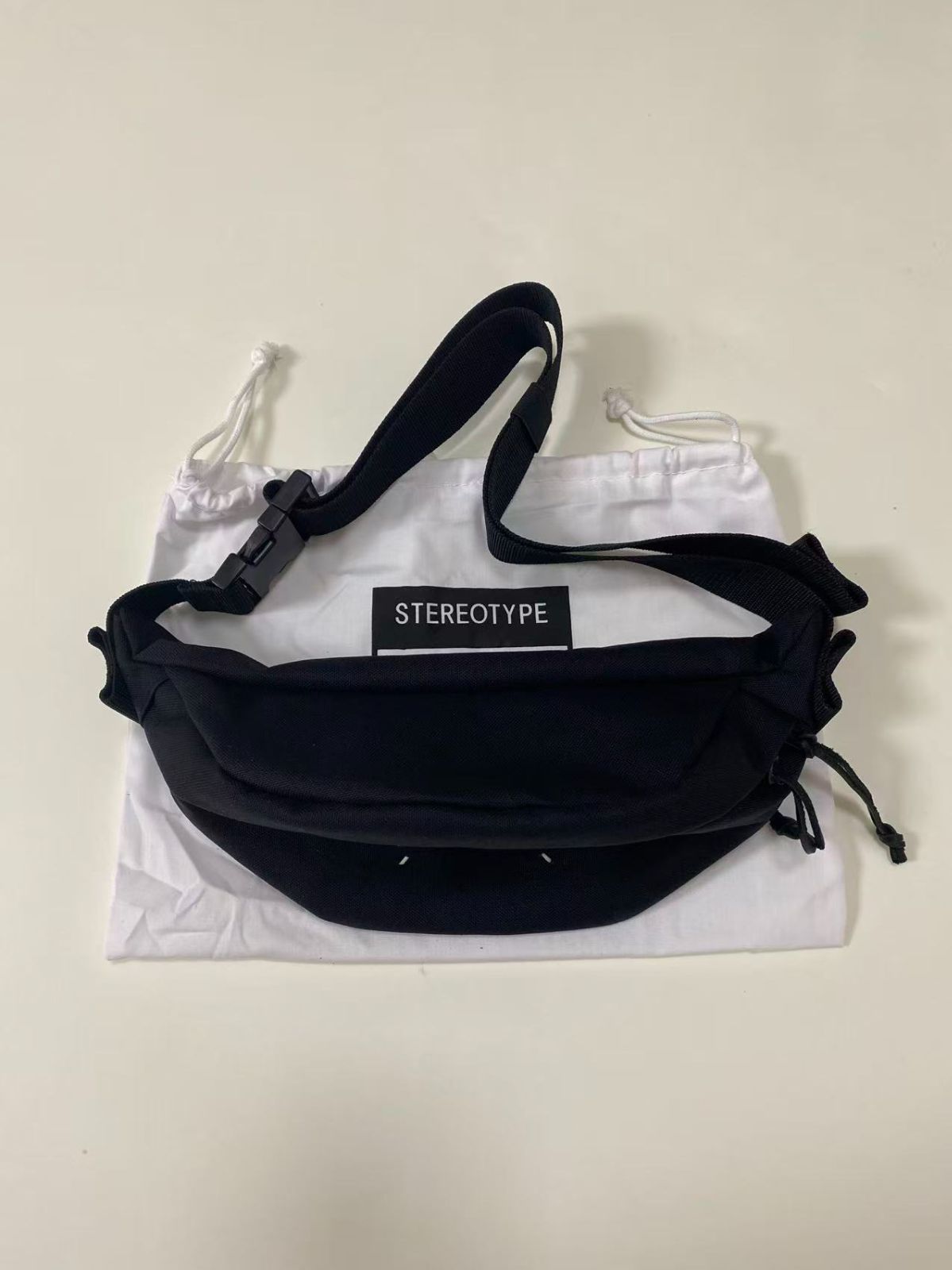 MM6 メゾンマルジェラ 4ステッチウエストバッグ WWW_SMP1DAWEKUDUS_SCH_ID