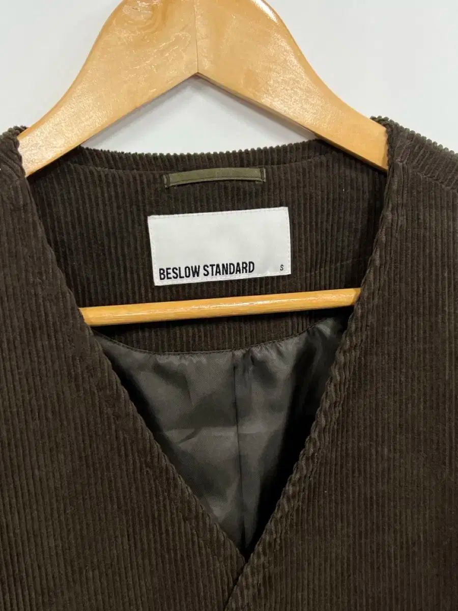 BESLOW スタンダード ブラウン コーデュロイ Vネック Single ジャケット
