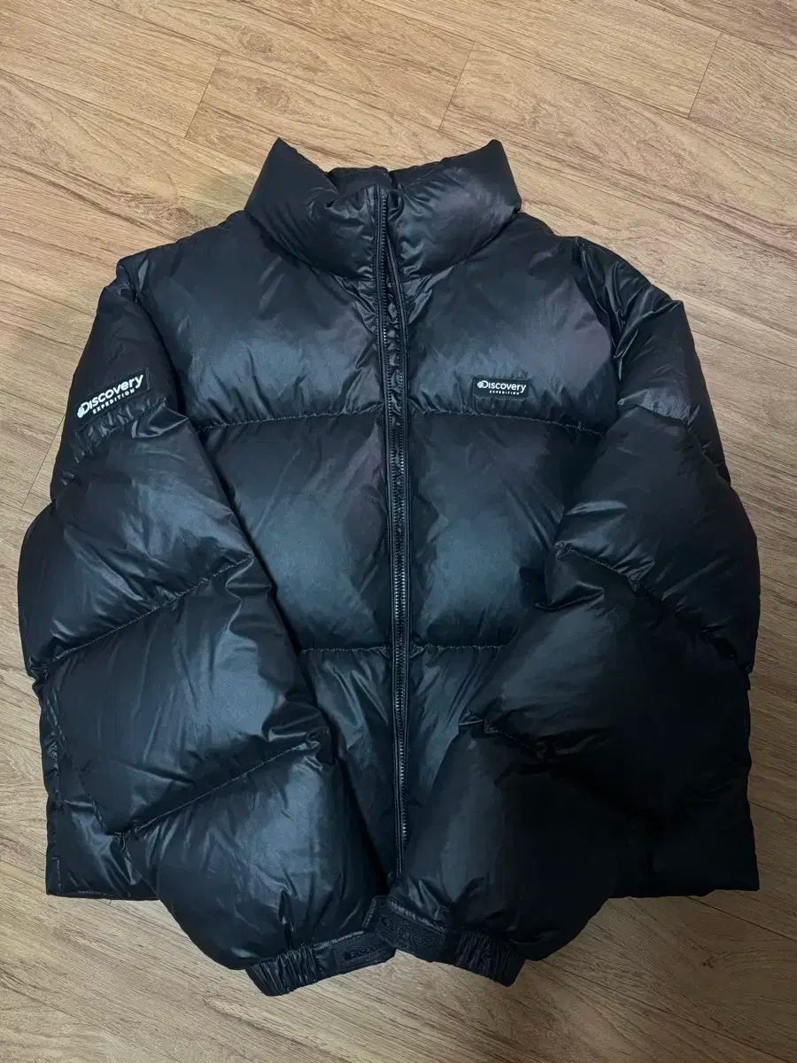 DISCOVERY レディース 反射スローガン クロップド ゴープコア ダウン ジャケット ブラック