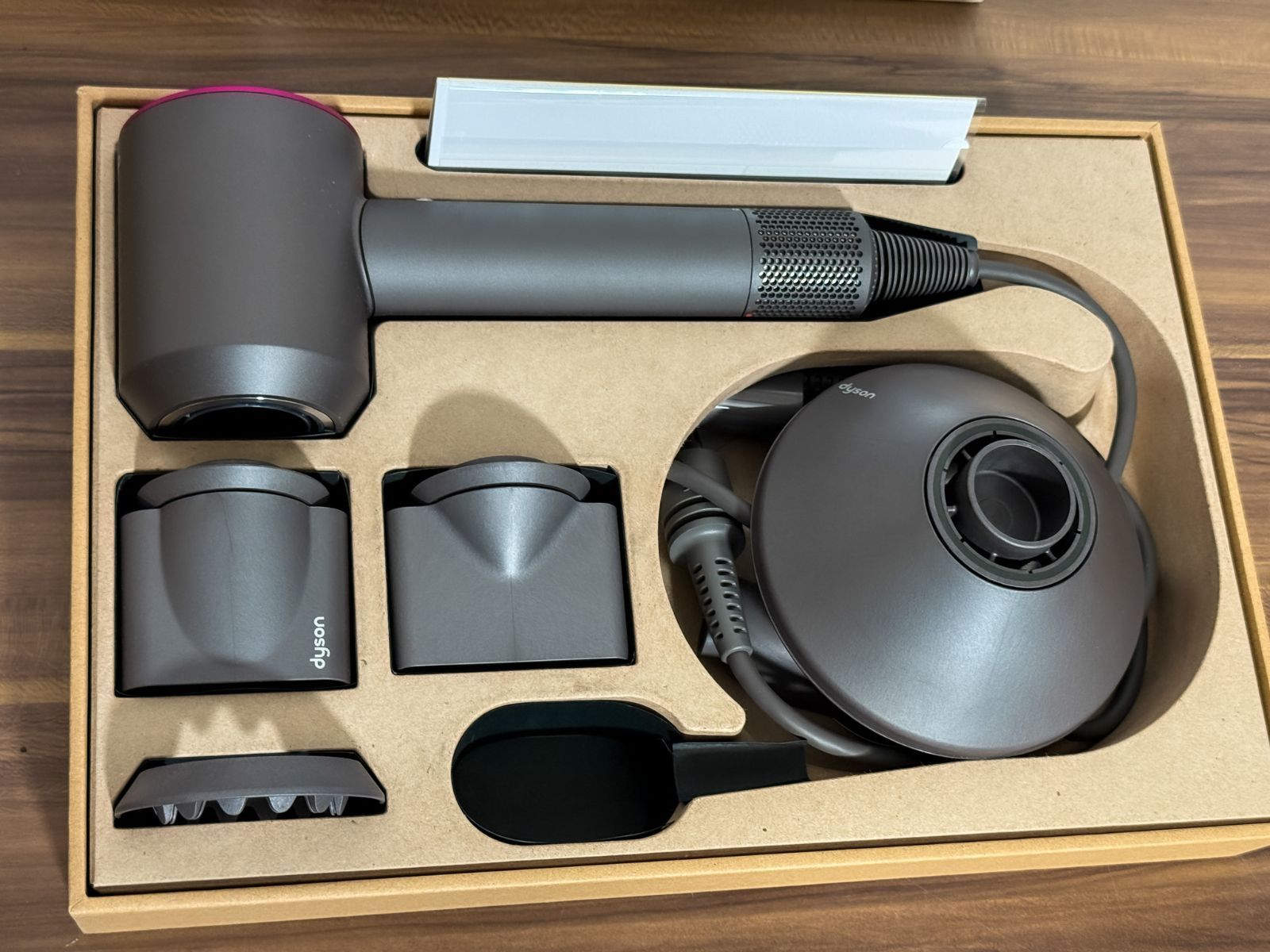 Dyson ヘアドライヤー Supersonic Ionic HD 03 ピンク