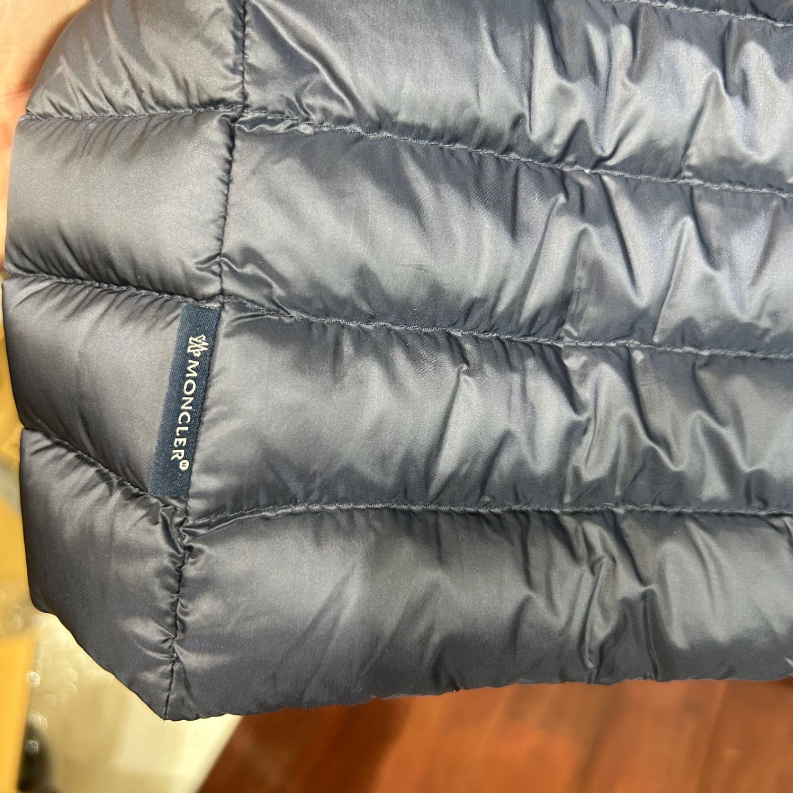 モンクレールライトダウンジャケットネイビー2