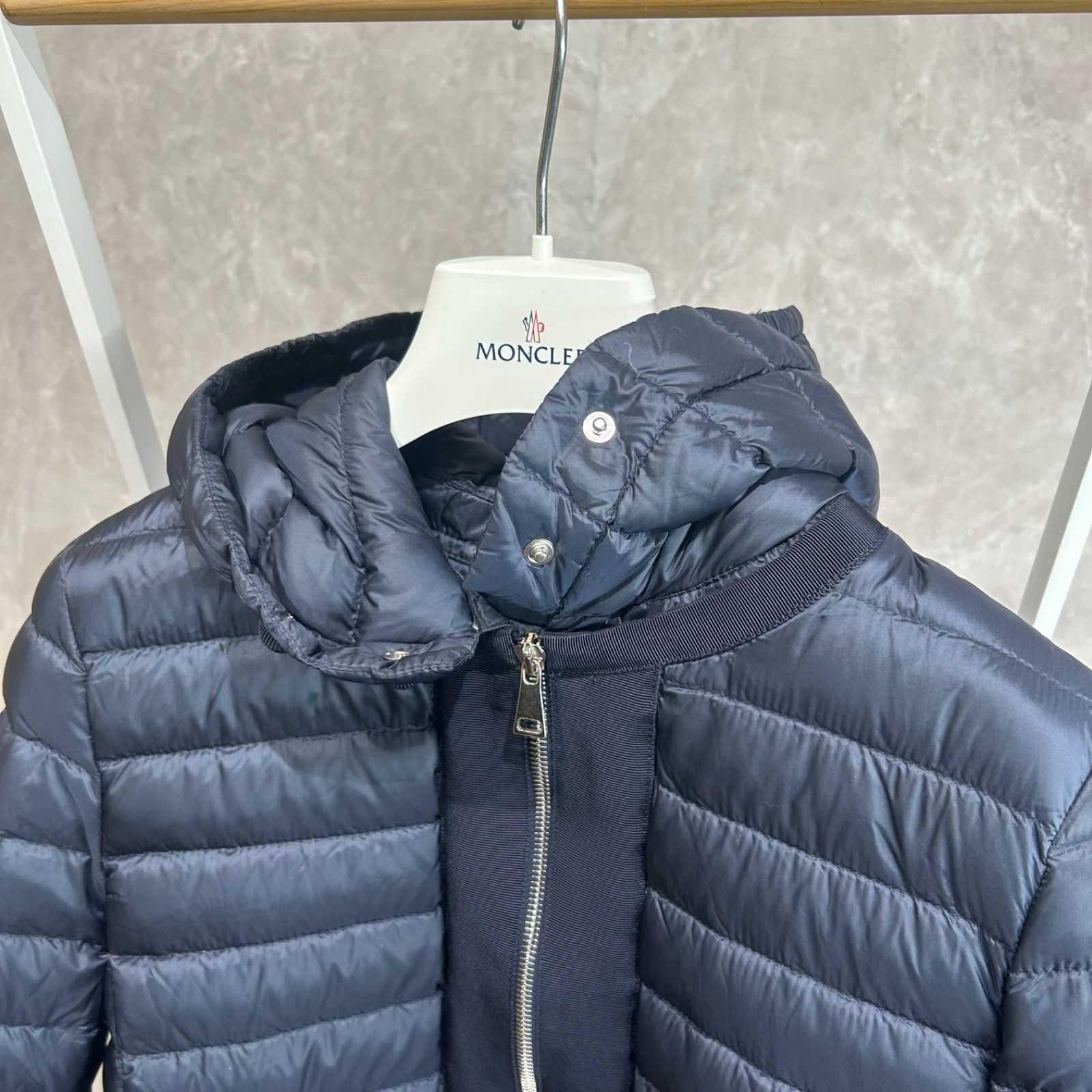 モンクレールライトダウンジャケットネイビー2