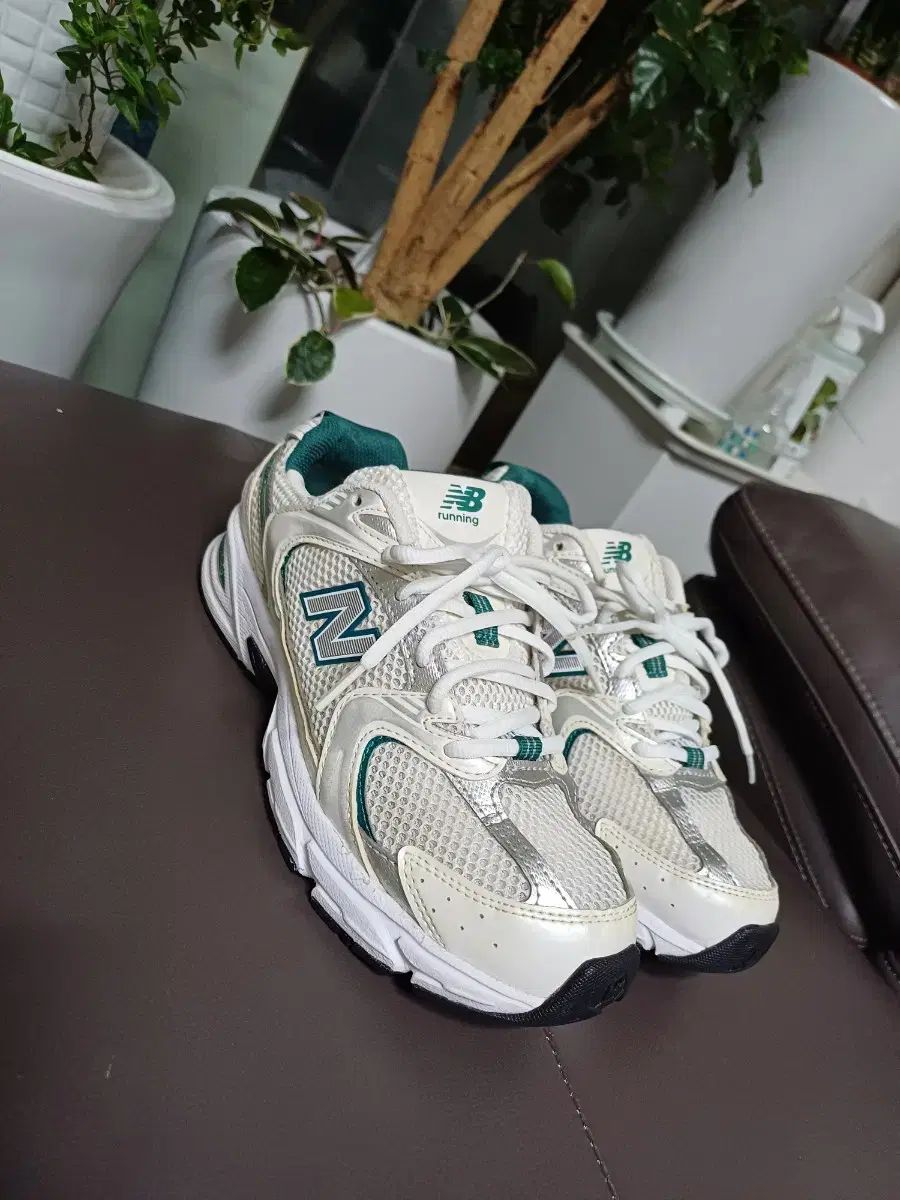 ニューバランス 530スニーカー 240