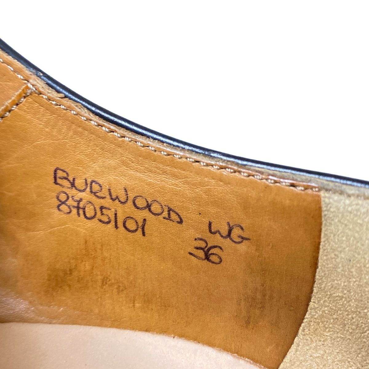 黒 ウィングチップ