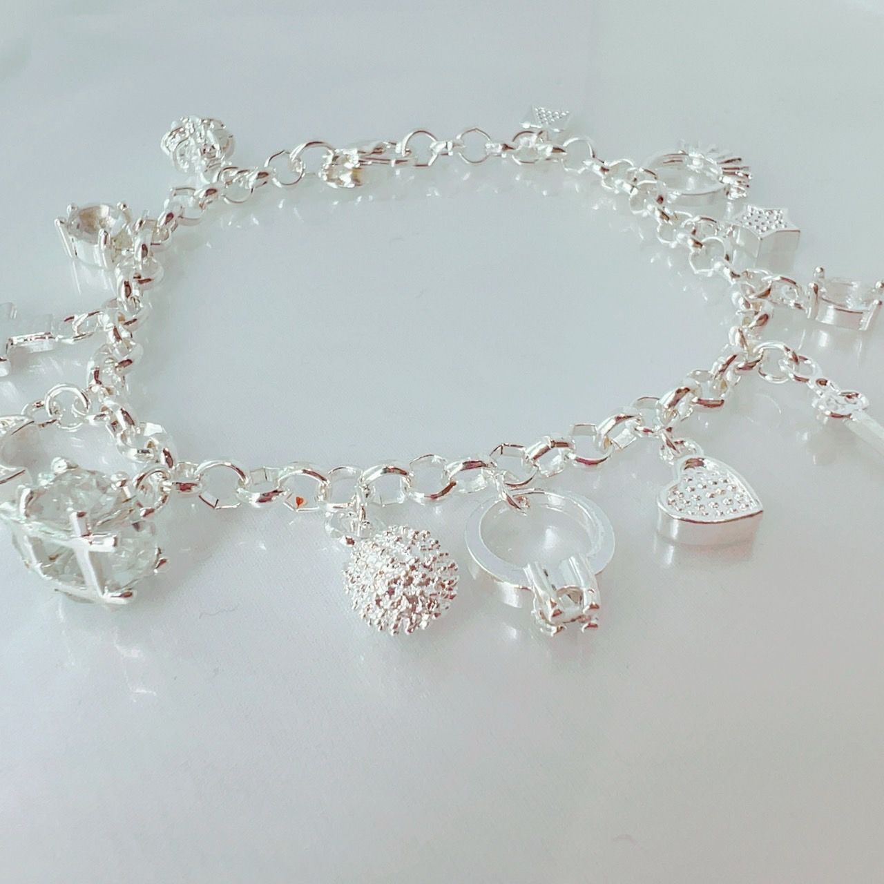 S89 理想の恋愛へ 好きな人の気持ちを手にする ３つの魔術セット チャーム ブレスレット 魔術師サラ セレンディピティ 魔術 アクセサリー お守り 縁結び 縁切り パワーストーン おまじない 片思い 振り向かせる 鍵 リング ハート キー 三日月 十字架