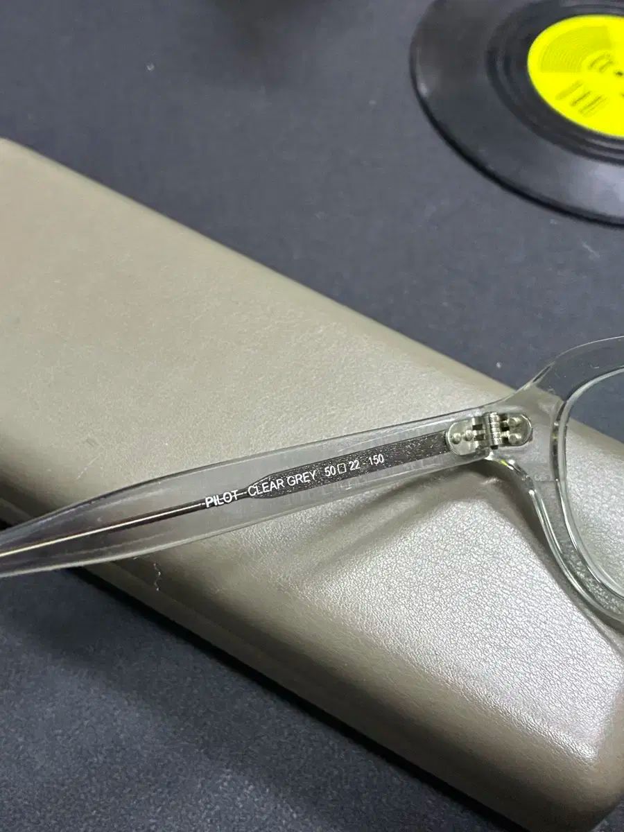 アンコモンアイウェア PILOT クリア グレー