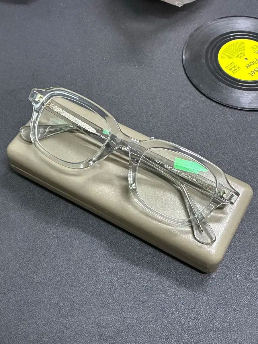 アンコモンアイウェア PILOT クリア グレー