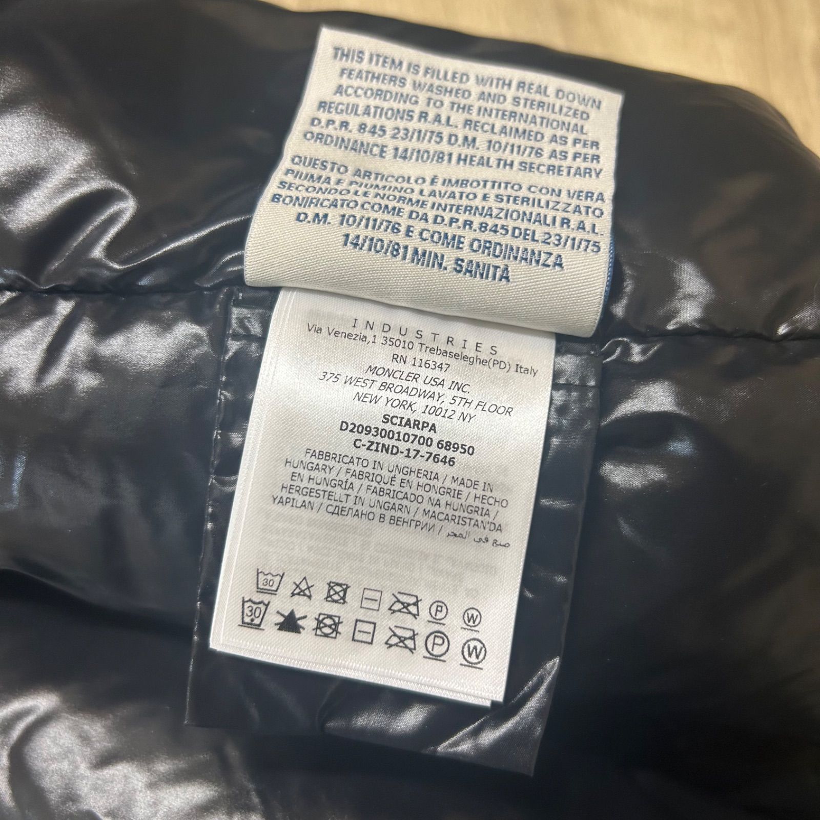【極美品！！】MONCLER モンクレール ダウン マフラー ブラック ロゴ 極美品！！】MONCLER モンクレール ダウン マフラー ブラック ロゴ