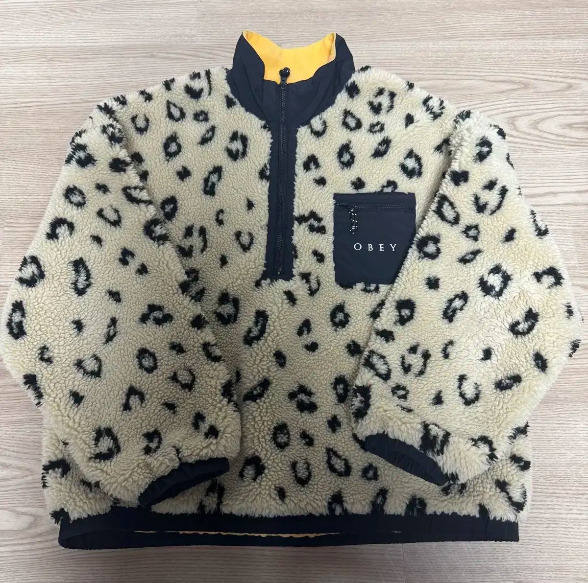 OBEY オベイ レディース ヒョウ柄フリース 55-66