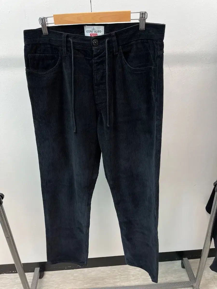 32 ストーンアイランドxシュプリーム コーデュロイ パンツ