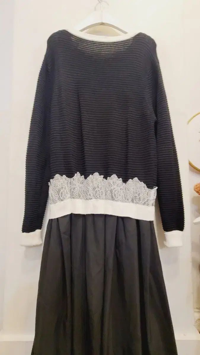 気分の上がる earth music ecology レースニットワンピース 焦点のあった