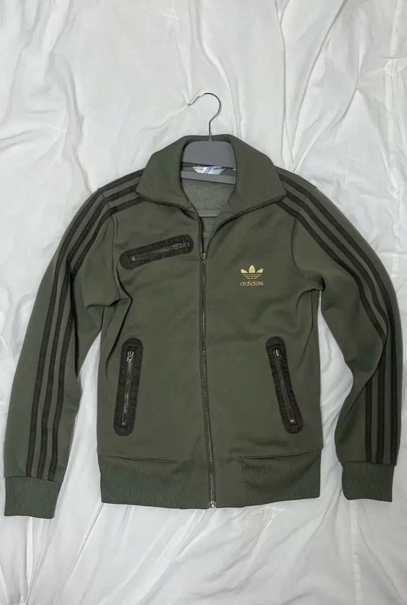 *激レア* アディダス カーキ ファイヤーバード ミリタリー トラックジャージ
