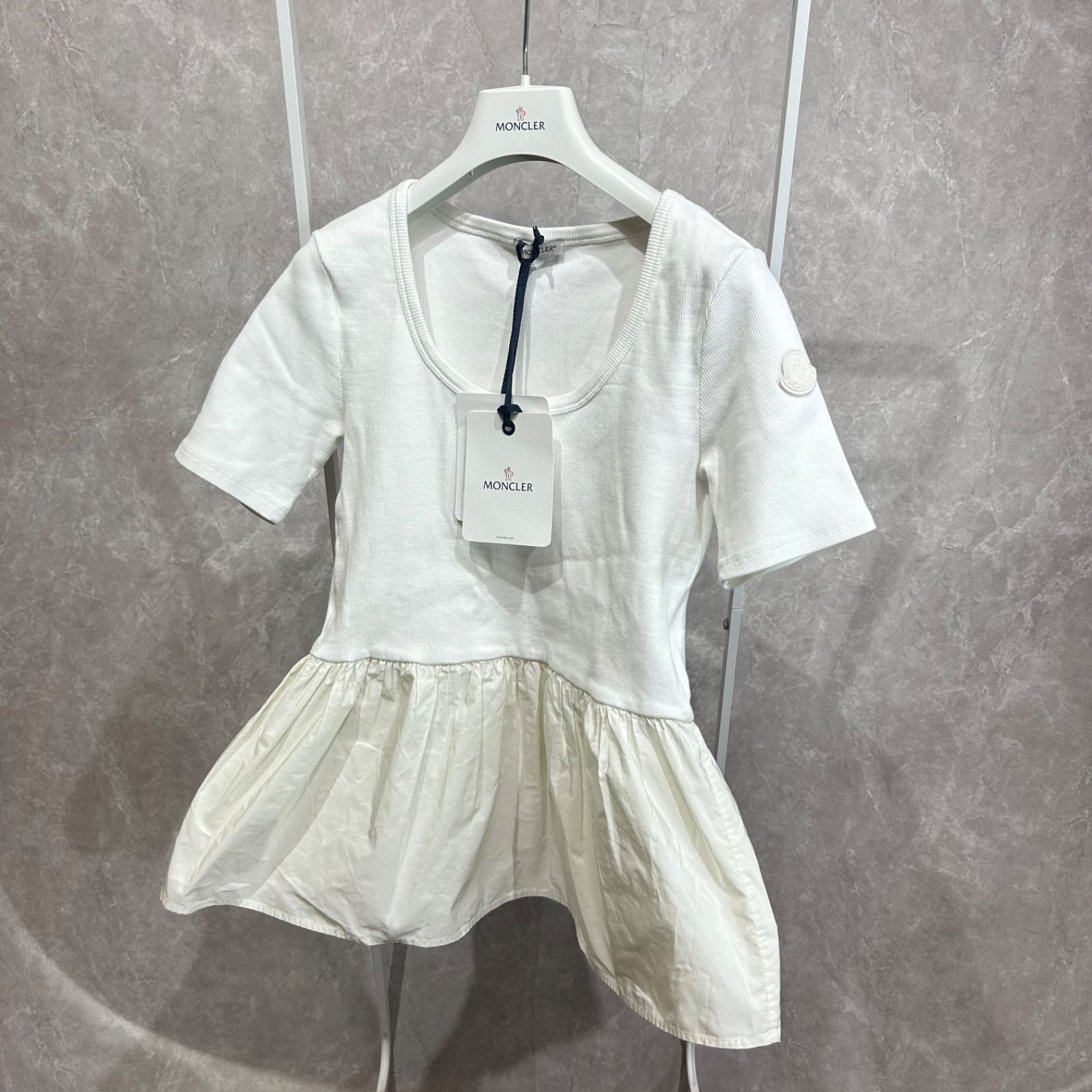 破格 モンクレール MONCLER ペプラム Tシャツ コットン オフホワイト 切り替えxs