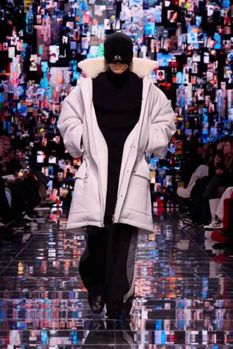 バレンシアガ ループス ループ スポーツ ビーニー ウール 24