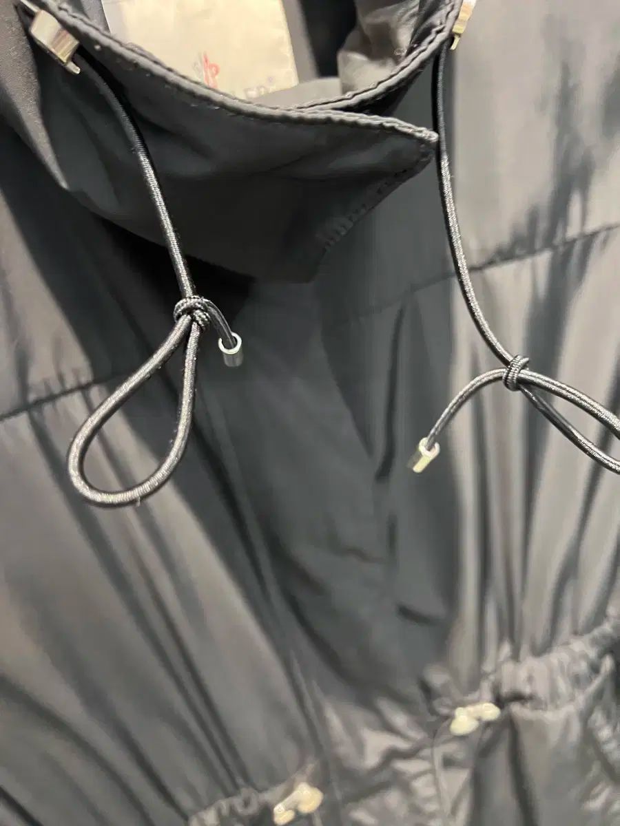 モンクレール コロウ