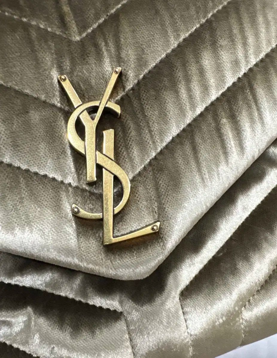 YVES SAINT LAURENT イヴ サンローラン ツアーベルベット ルルバッグ スモール