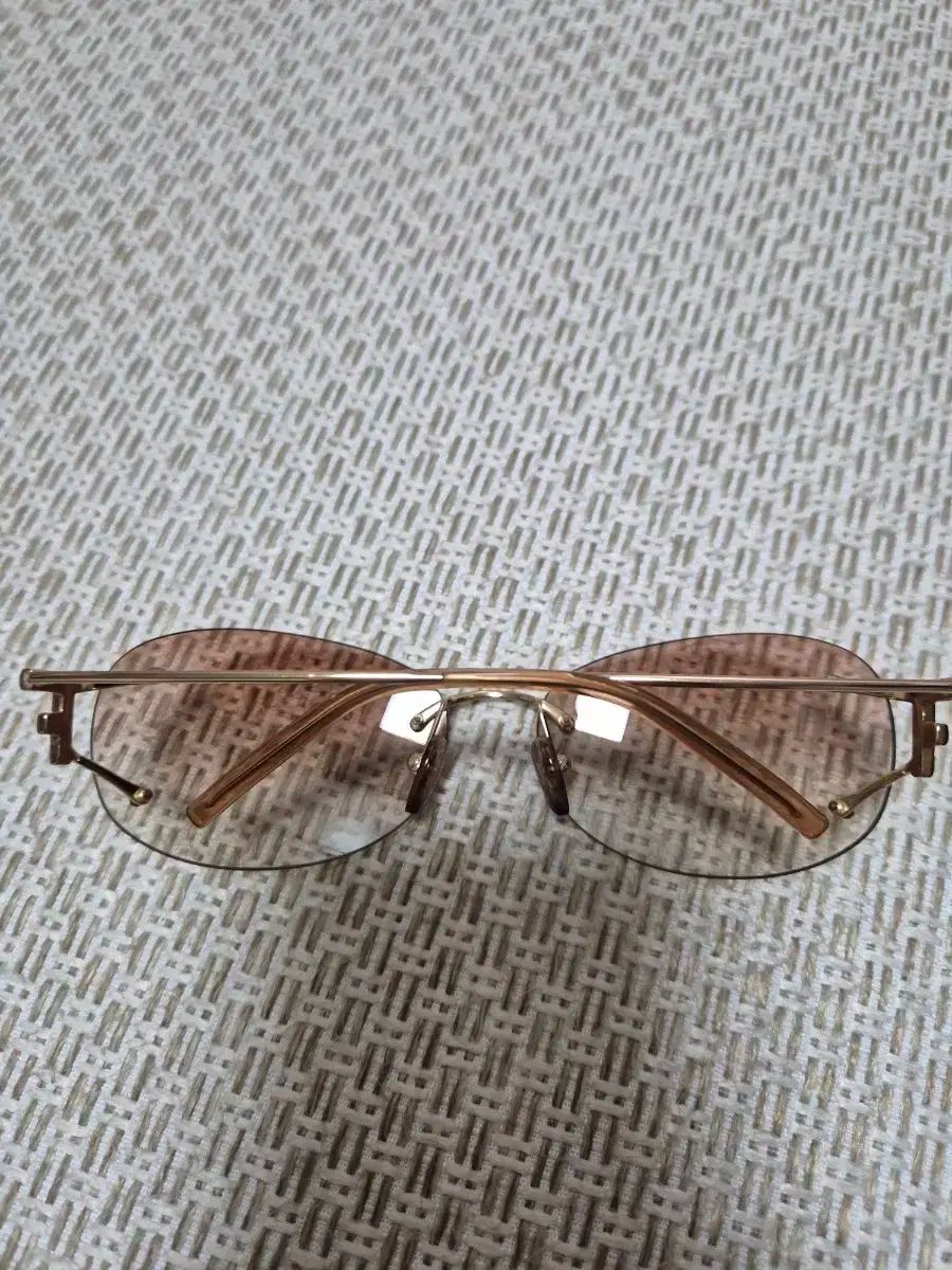 正規品 FENDI フェンディ FF フチなし サングラス ブラウン キュービックサングラス